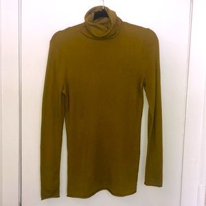 Mustard yellow/green cashmere blend turtleneck